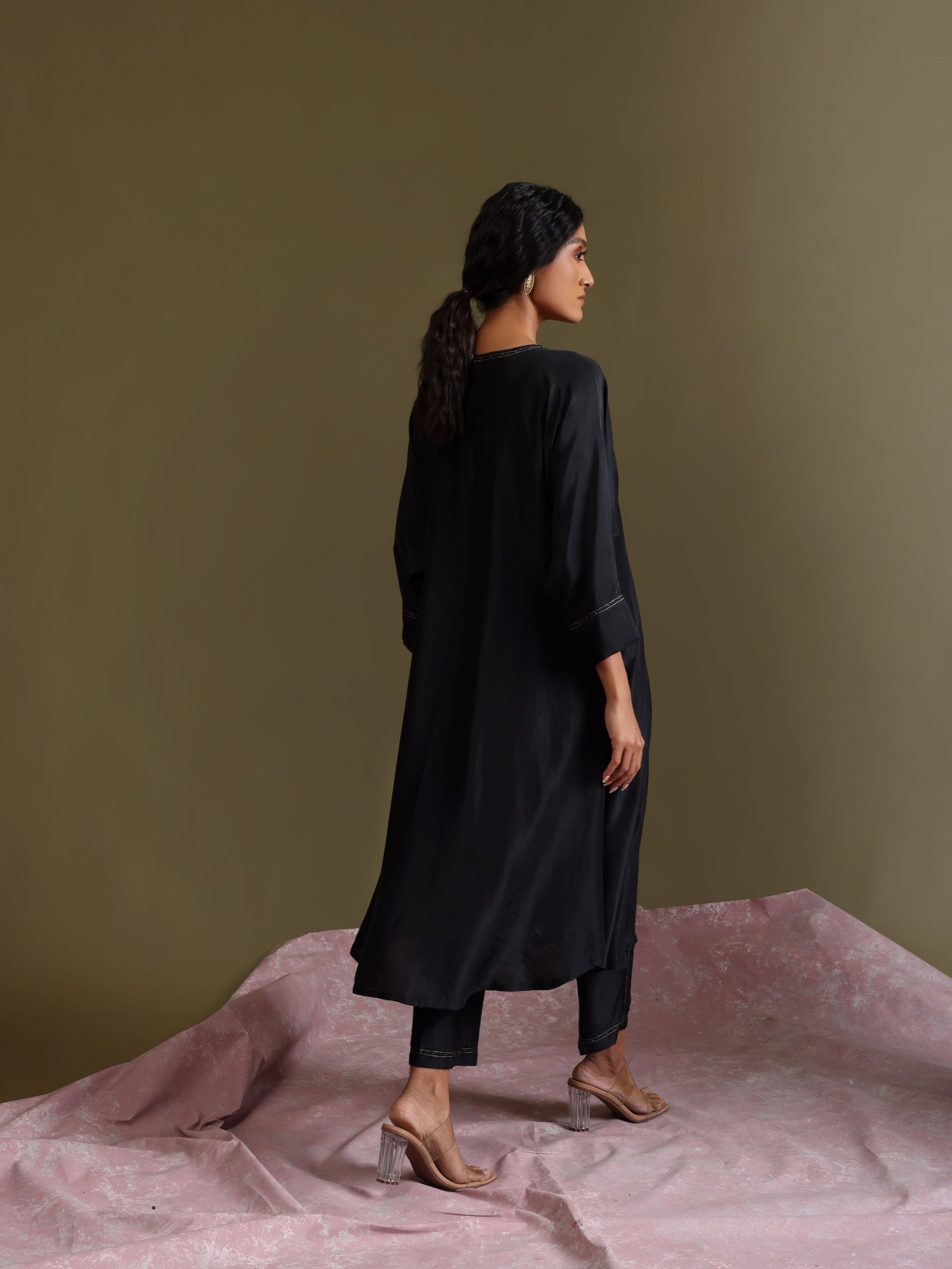 Kshiti Outfit