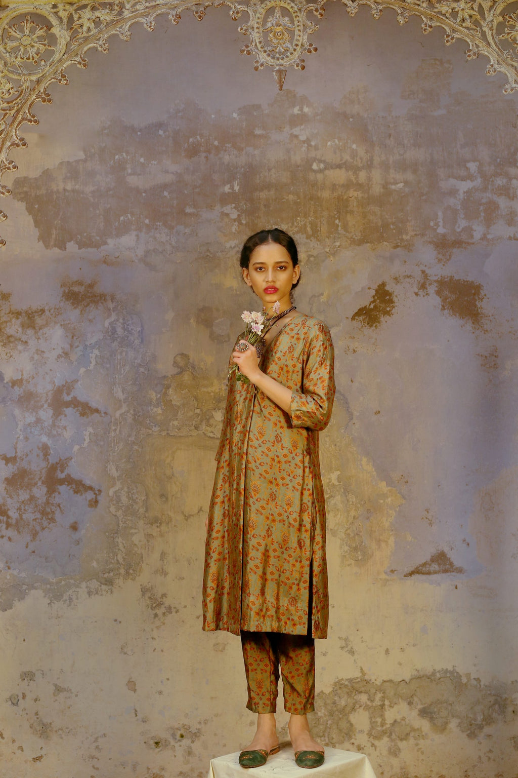Keladi Outfit