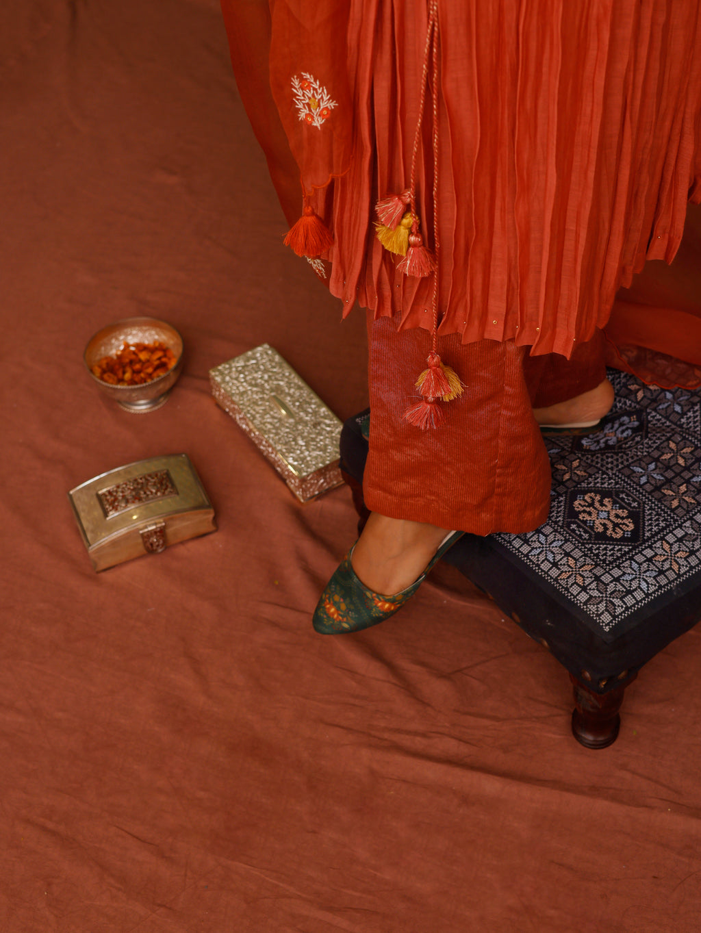 Adhira Outfit