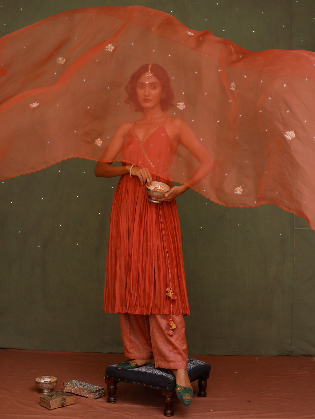 Adhira Outfit